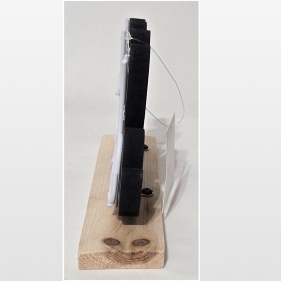 New Room & Retreat Word Art Hello Home Sign Black & White Décor Sitter Wood NWT - Picture 5 of 12